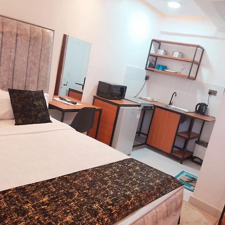 Sandalwood Suites Nakuru - Studios & One Bedroom Suites المظهر الخارجي الصورة